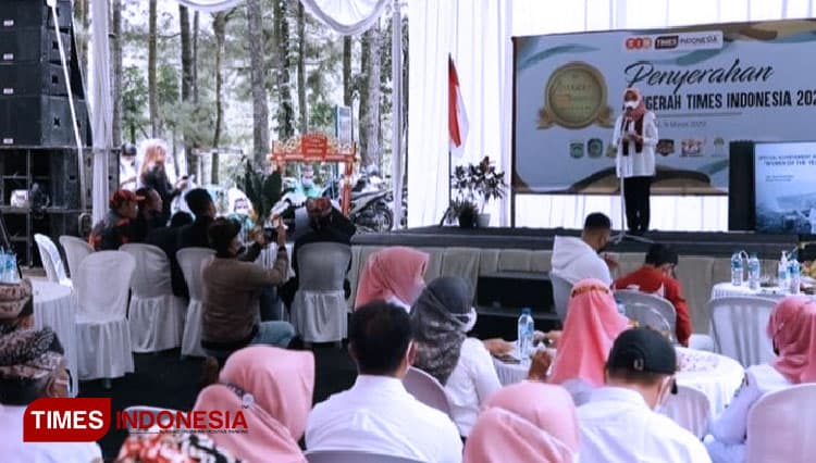 Anugerah TIMES Indonesia 2021 Kabupaten Banyuwangi Resmi Diserahkan
