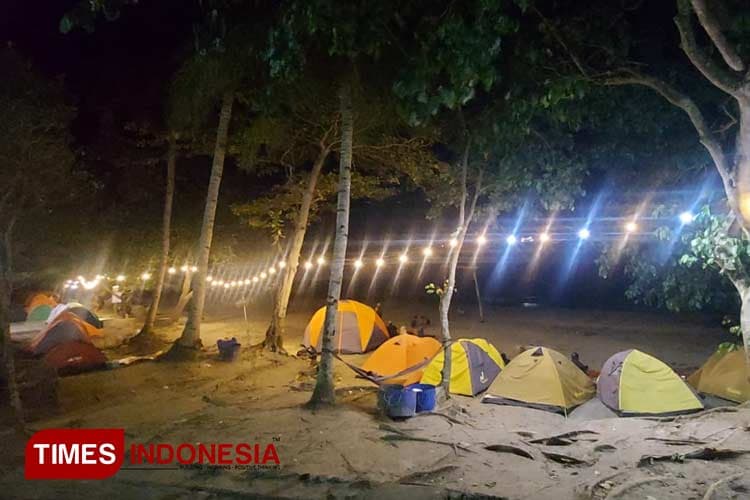 Exploring Mutiara Beach, Trenggalek: Where Tranquility Meets Adventure