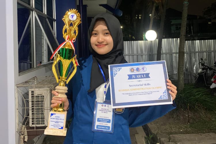 State Polytechnic of Malang Stole the 1st place in Secretarial Skills Competition
