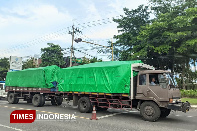 Ingat! Mulai 24 Maret 2025, Truk Gandeng Dilarang Melintas Banyuwangi-Jember