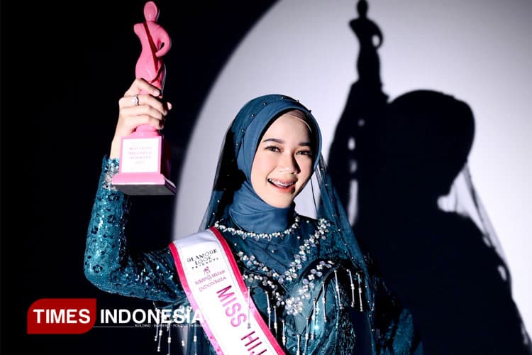 Raih Miss Hijab Indonesia Inspiratif 2025, Andini Zhafarina Ajak Percaya Potensi Diri