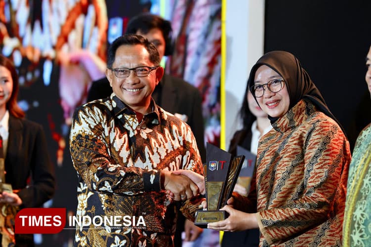 Unggul di Empat Indikator, Banyuwangi Sabet Penghargaan Tata Kelola Terbaik 2025 dari Mendagri
