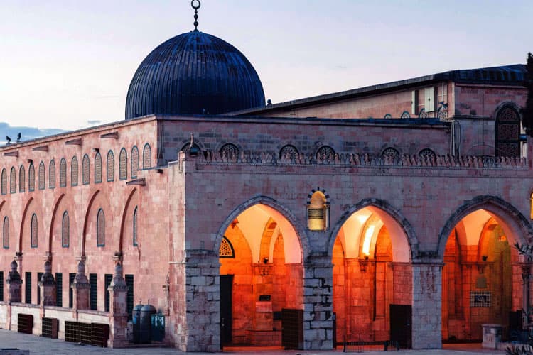 Kisah Isra Mi’raj, Perjalanan Singkat Nabi Muhammad yang Menguji Iman Umat