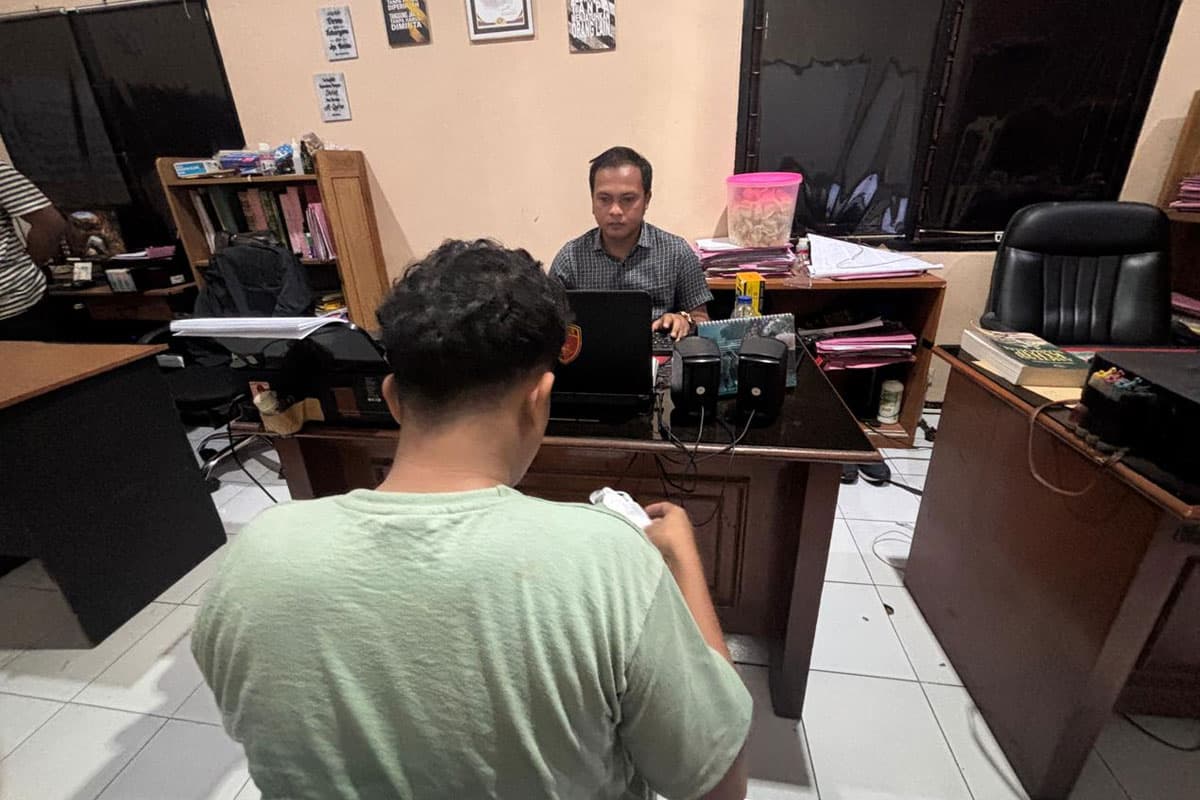 Polsek Banyuwangi Kota Tangkap Pelaku Pencurian Handphone di Konter BUB Cell
