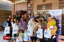 Tambang Emas PT BSI Bagikan Susu Untuk Balita dan Ibu Hamil Banyuwangi