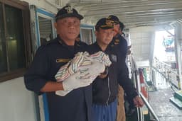 Seorang Ibu Melahirkan di KMP Satria Nusantara Saat Melintasi Selat Bali