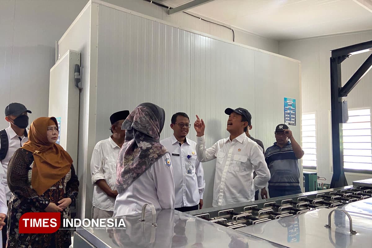 Menteri KKP Apresiasi Kualitas Kampung Nelayan Merah Putih Lateng Banyuwangi