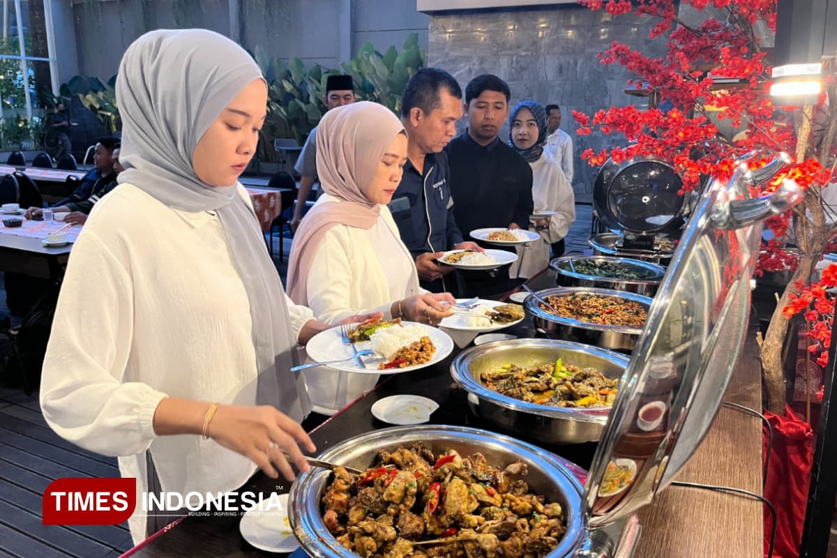 Menelusuri Jejak Rasa Nusantara dalam Hangatnya Buka Puasa di Aston Banyuwangi