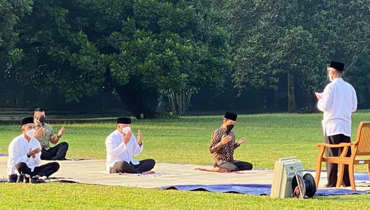 Jokowi Shalat Idul Adha di Istana, yang Menjadi Imam Anggota Paspampres