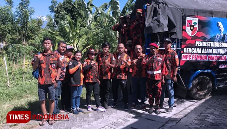 Pemuda Pancasila Banyuwangi Kirim Pakaian dan Pampers untuk Korban Erupsi Gunung Semeru